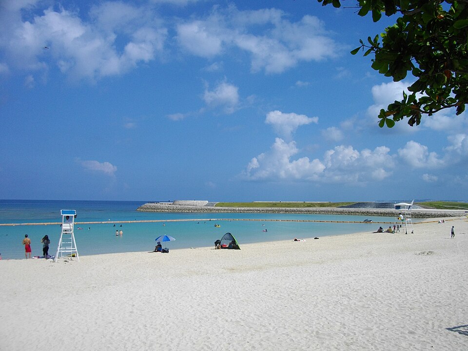 Tropical Beach Okinawa — guide to seasons, access and facilities