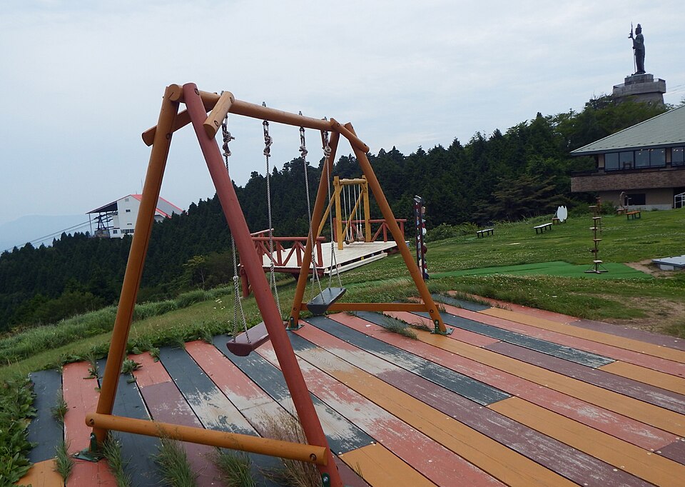 Unpenji Summit Park guide — access, views, seasons, and tips